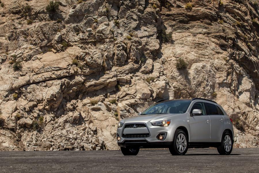  Mitsubishi Outlander Sport 2013 года  (фото 43 из 83)